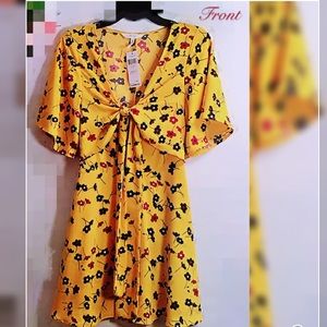 Women’s Floral Prints Dress. BCBG Generation.Small